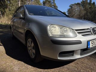 Volkswagen Golf V 1.6 85кВ