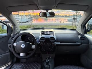 Volkswagen New Beetle 2.0 85кВ