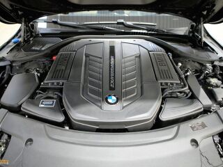 BMW M760 IL X-Drive 6.6 V12 Bi-turbo 448кВ