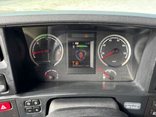 Scania P410 6x2*4 301kW