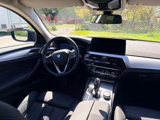 BMW 530 E XDRIVE 2.0 190кВ