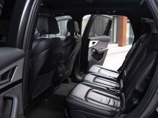 Audi Q7 S-line 3.0 Tdi 200кВ