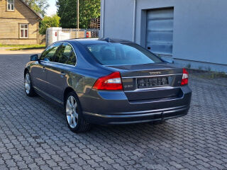 Volvo S80 SUMMUM 2.4 D5 136кВ