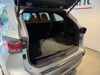 Toyota Highlander Premium 2.5 140кВ