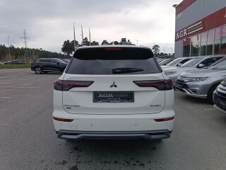 Mitsubishi Outlander Instyle 4WD 2.4 PHEV 225kW