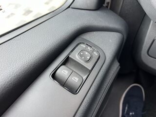 Mercedes-Benz Sprinter 519CDI 22+1+1 2.0 R4 140kW