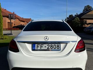 Mercedes-Benz C 220 2.0 143kW