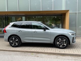 Volvo XC60 PLUS DARK B5 250Hj petrol 2.0 184kW