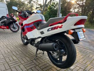 Honda CBR 1000 F R4 72kW