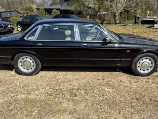 Daimler DAIMLER V8 LONG 4.0 V8 209kW