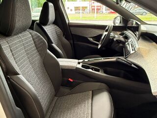 Peugeot 5008 Business 1.2 Hybrid 100кВ