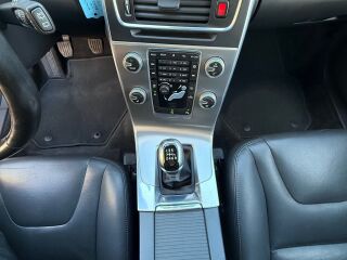 Volvo V60 Momentum Facelift EU6 2.0 R4 D3 TDI 110kW