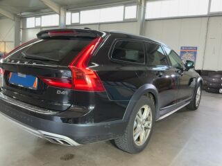 Volvo V90 Cross Country Polar+ AWD 2.0 D4 140кВ