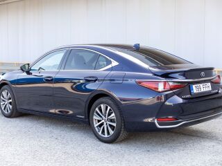 Lexus ES 300h 2.5 131kW