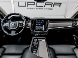 Volvo V90 Cross Country D5 AWD PRO 2.0 173кВ