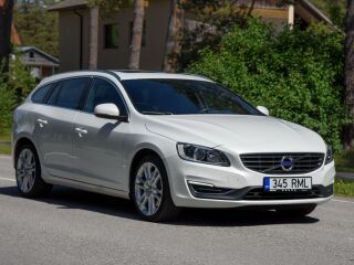 Volvo V60 SUMMUM AWD TWIN ENGINE PLUG IN HYBRID FACELIFT 2.4 162kW