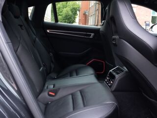 Porsche Panamera GTS 4.0 V8 338kW