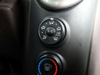 Toyota iQ Linea Sol 1.0 50кВ