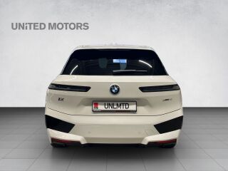BMW iX xDrive 40 Sportpakett 240kW
