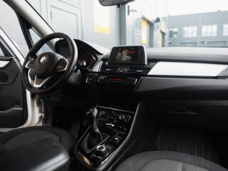 BMW 218 i Active Tourer Advantage 1.5 100kW