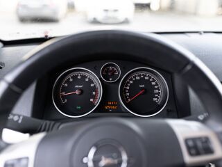 Opel Astra Elegance Facelift 1.6 85кВ