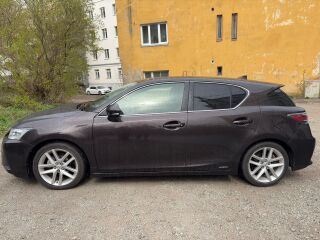 Lexus CT 200h 1.8 73кВ