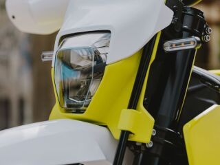 Husqvarna 701 Supermoto 1 silinder 4 takti 58kW