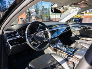 Audi A8 LONG S-Line 3.0 210kW