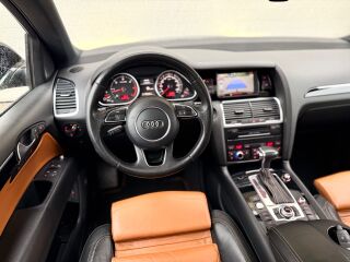 Audi Q7 S-Line Exclusive 4.2 V8 250kW