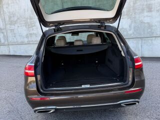 Mercedes-Benz E 220 2.0 143kW
