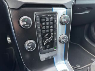 Volvo V40 R-Design-5 silindrit 2.0 D3 110kW