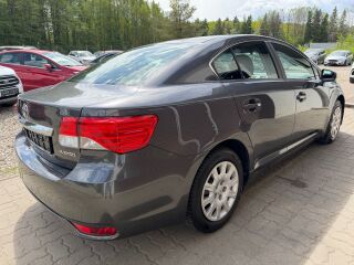 Toyota Avensis Linea Terra 1.6 97kW