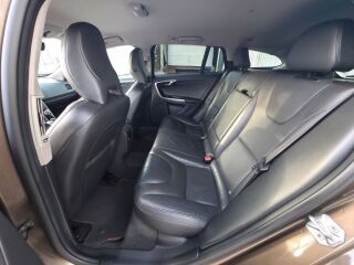 Volvo V60 Cross Country Pro Luxury Bronze 2.0 D3 110кВ