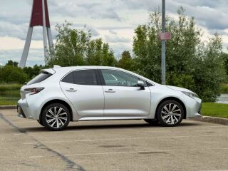 Toyota Corolla Active Plus 1.8 72кВ