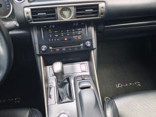 Lexus IS 300h 2.5 133kW