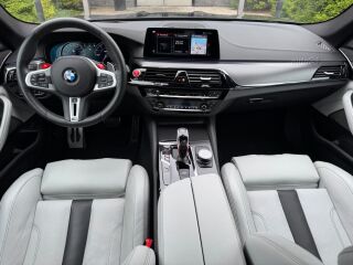BMW M5 4.4 441kW
