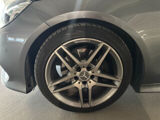 Mercedes-Benz E 300 AMG Pakett 2.1 150kW