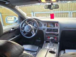 Audi Q7 S-line 3.0 180kW