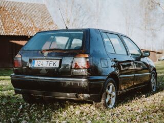 Volkswagen Golf 1.8 55kW