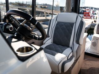 Grandezza 30 OB 2 x 250 hj Mercury V8