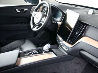 Volvo XC60 AWD ULTRA DARK LUXURY XENIUM FULL 2.0 T8 Recharge Long Range Plug-In-Hybrid MY26 335kW