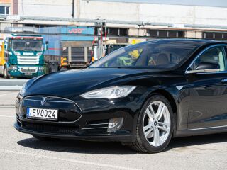 Tesla Model S 85D 270kW 270кВ