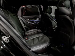Mercedes-Benz E 300 AMG 4-MATIC 2.0 143kW