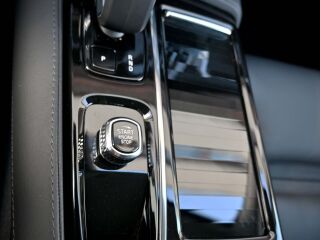 Volvo V60 AWD T6 H&K ULTIMATE BRIGHT XENIUM PRO INTELLI  2.0 T6 Long Range Plug-in 293kW