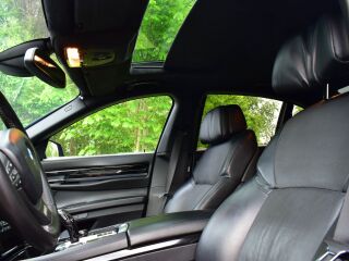 BMW 750 Individual Shadowline 4.4 V8 N63 300kW