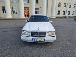 Mercedes-Benz E 250 3.0 R6 83kW