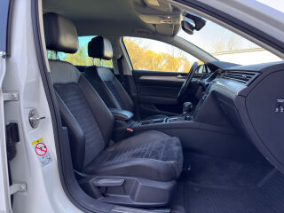 Volkswagen Passat Highline R-Line 1.8 TSI 132kW