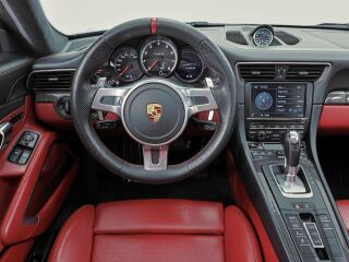 Porsche 911 Turbo S 3.8 412кВ
