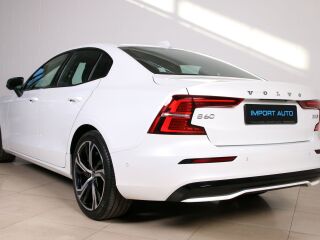 Volvo S60 AWD ULTIMATE DARK INTELLI SAFE PRO MY24 2.0 B5 KERS Mild Hybrid 184kW