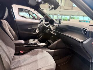Peugeot 2008 Allure Hybrid 145 e-DCS6 1.2 100кВ